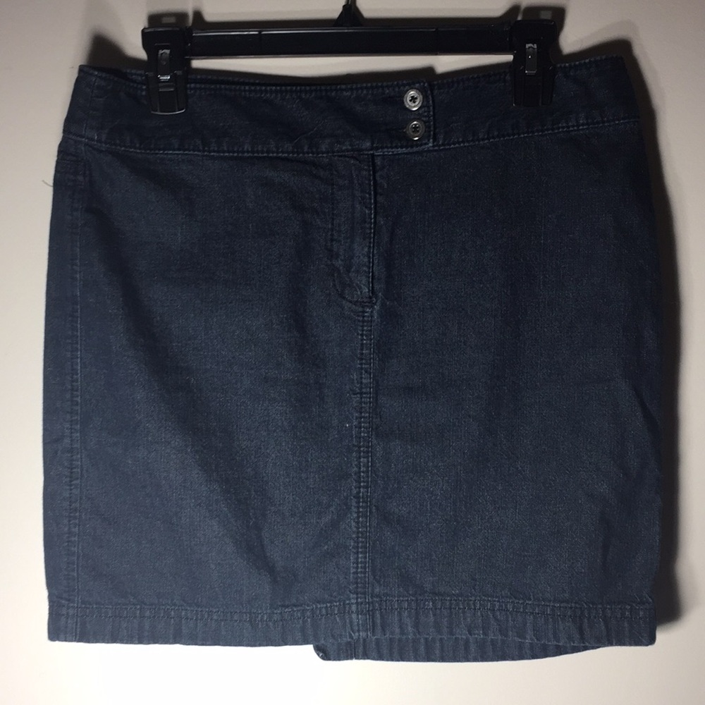 Ann Taylor Loft short jean skirt size 6 petites